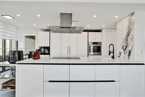 520 Brickell Key Drive Miami FL 33131
