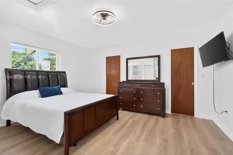 2431 SW 4th Street Miami FL 33135