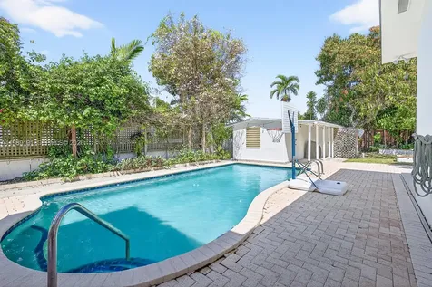 2431 SW 4th Street Miami FL 33135