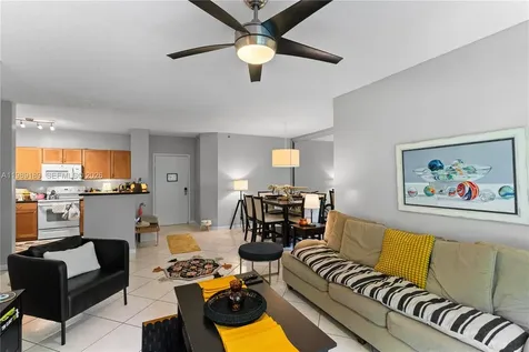 19655 E Country Club Drive Aventura FL 33180