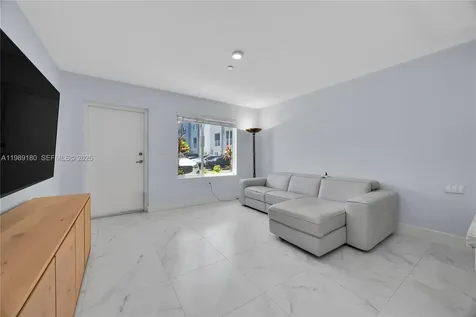 2555 NE 193rd Street Miami FL 33180