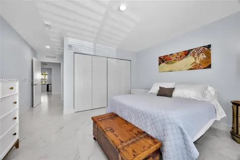 2555 NE 193rd Street Miami FL 33180