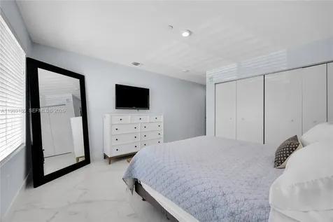 2555 NE 193rd Street Miami FL 33180