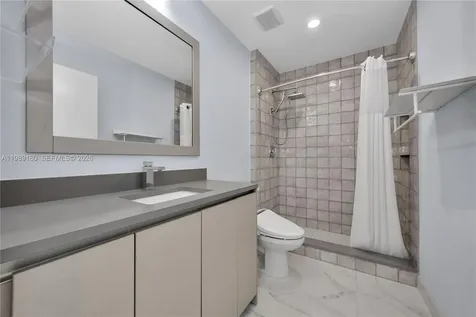 2555 NE 193rd Street Miami FL 33180