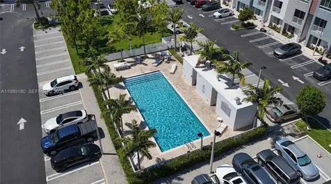2555 NE 193rd Street Miami FL 33180