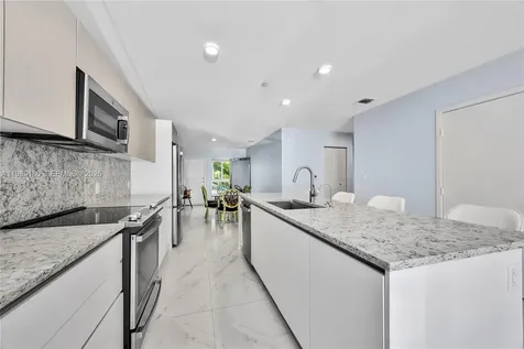 2555 NE 193rd Street Miami FL 33180