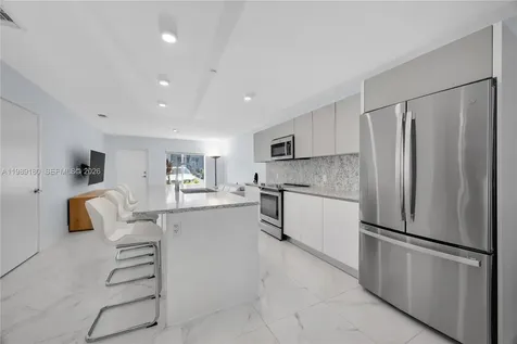 2555 NE 193rd Street Miami FL 33180