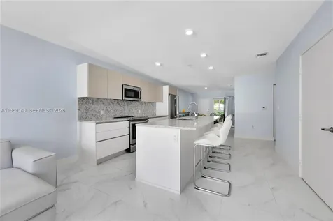 2555 NE 193rd Street Miami FL 33180