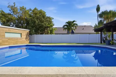 1010 SW 149th Lane Sunrise FL 33326