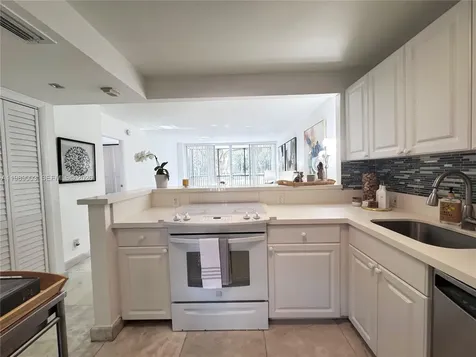 3301 N Country Club Drive Aventura FL 33180