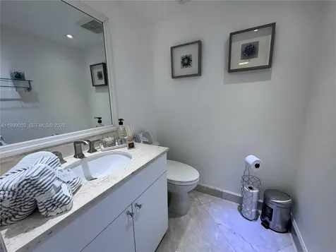 3301 N Country Club Drive Aventura FL 33180