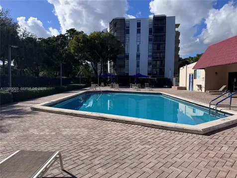 3301 N Country Club Drive Aventura FL 33180