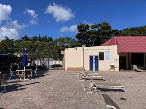 3301 N Country Club Drive Aventura FL 33180