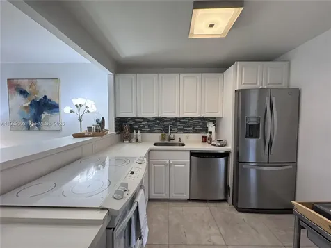 3301 N Country Club Drive Aventura FL 33180