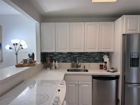 3301 N Country Club Drive Aventura FL 33180