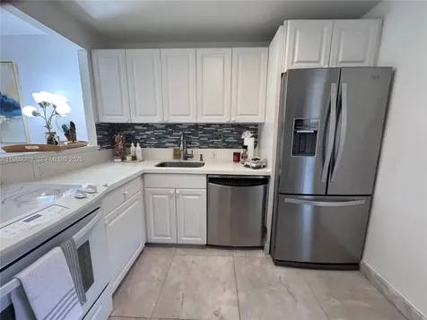 3301 N Country Club Drive Aventura FL 33180