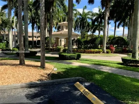 5725 NW 114th Path Doral FL 33178