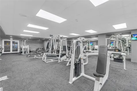 185 SE 14th Terrace Miami FL 33131