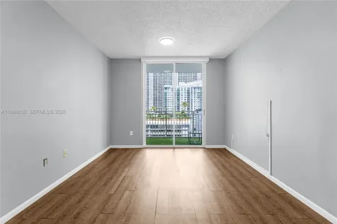 185 SE 14th Terrace Miami FL 33131