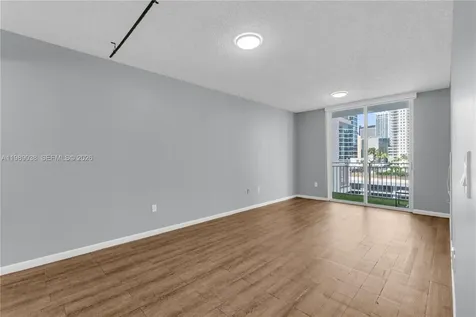 185 SE 14th Terrace Miami FL 33131
