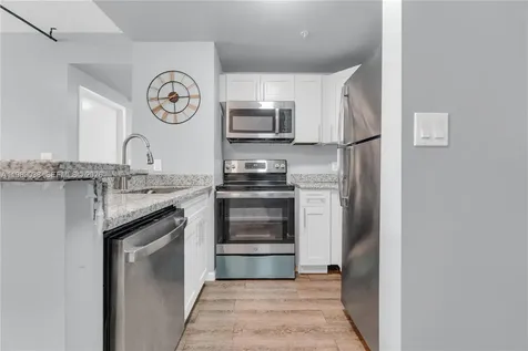 185 SE 14th Terrace Miami FL 33131