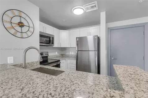 185 SE 14th Terrace Miami FL 33131
