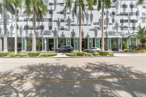 185 SE 14th Terrace Miami FL 33131