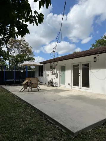 10030 W Guava Street Miami FL 33157