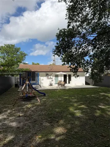 10030 W Guava Street Miami FL 33157