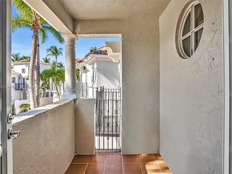 20780 NE 32nd Avenue Aventura FL 33180