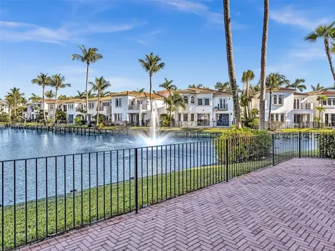 20780 NE 32nd Avenue Aventura FL 33180
