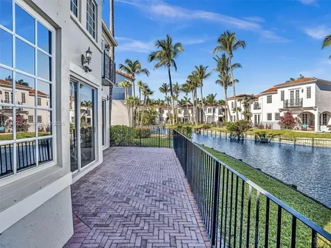 20780 NE 32nd Avenue Aventura FL 33180