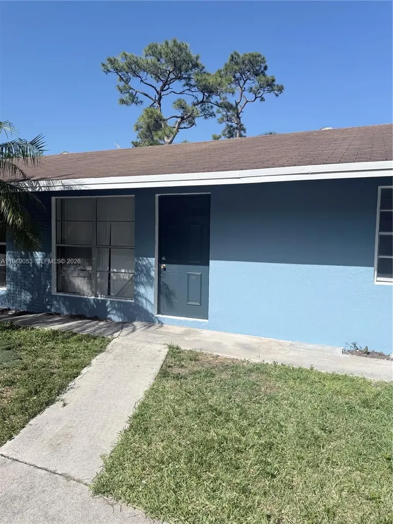 2641 SE Clayton Street Stuart FL 34997