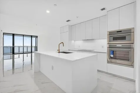 700 NE 24 Miami FL 33137