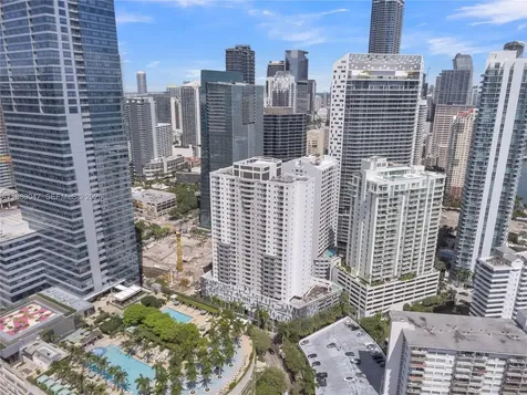 185 SE 14th Terrace Miami FL 33131
