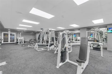 185 SE 14th Terrace Miami FL 33131