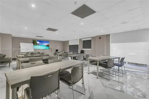 185 SE 14th Terrace Miami FL 33131