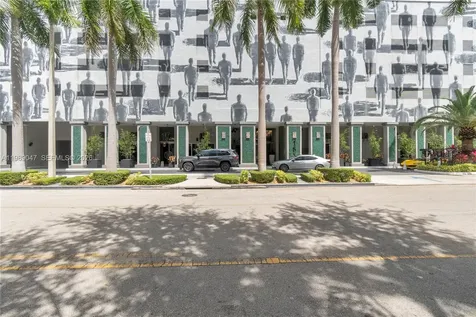 185 SE 14th Terrace Miami FL 33131