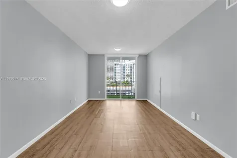 185 SE 14th Terrace Miami FL 33131
