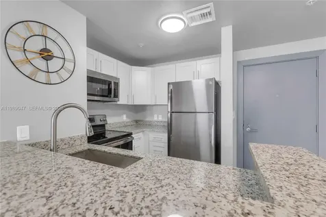 185 SE 14th Terrace Miami FL 33131