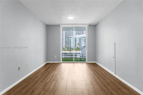 185 SE 14th Terrace Miami FL 33131