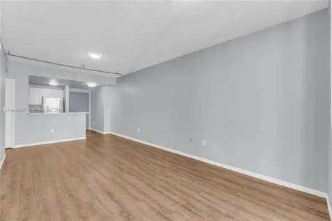 185 SE 14th Terrace Miami FL 33131