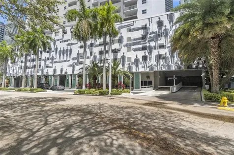 185 SE 14th Terrace Miami FL 33131