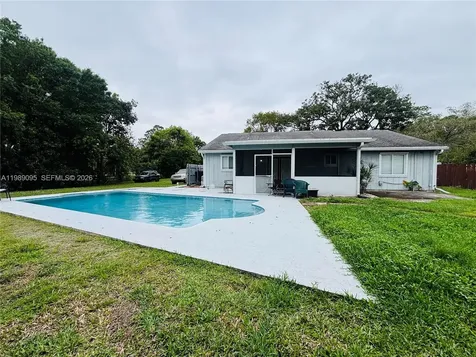 15216 N 85th Avenue N Palm Beach Gardens FL 33418