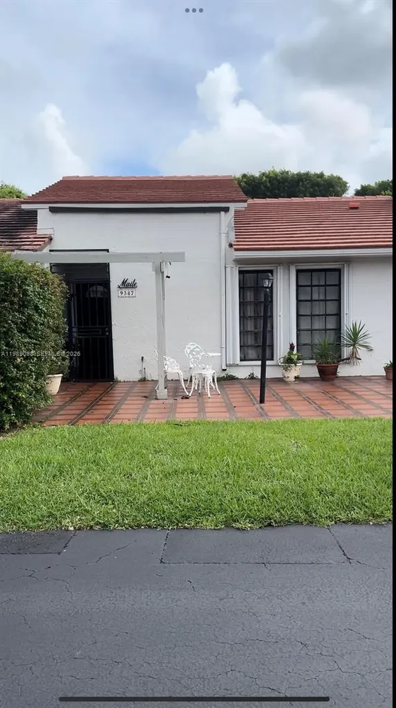 9347 SW 7th Lane Miami FL 33174
