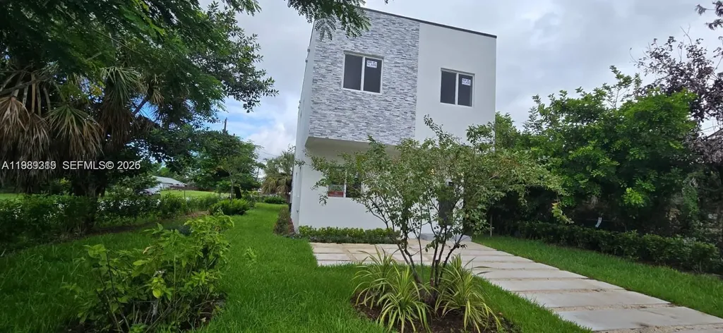 141 NW 11th Street Pompano Beach FL 33060