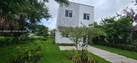 141 NW 11th Street Pompano Beach FL 33060