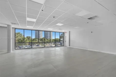 3731 N Country Club Drive Aventura FL 33180