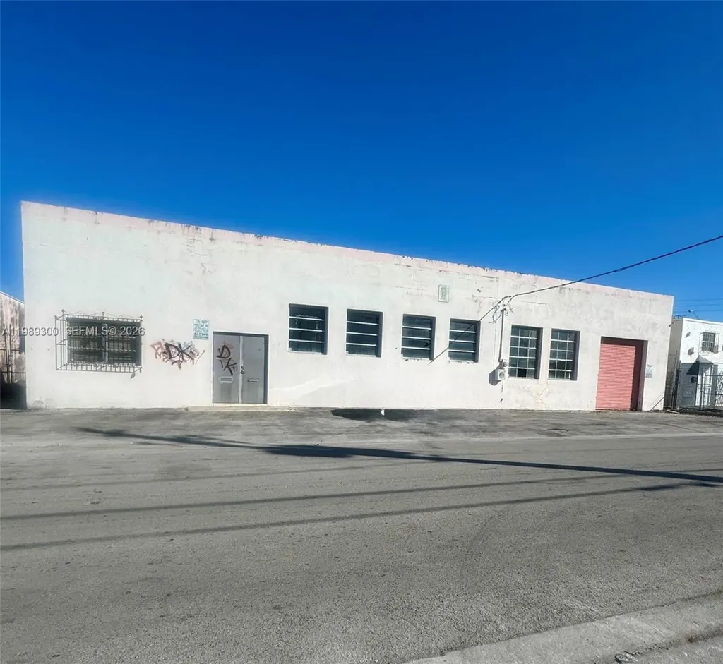 211 W 22nd Street Hialeah FL 33010