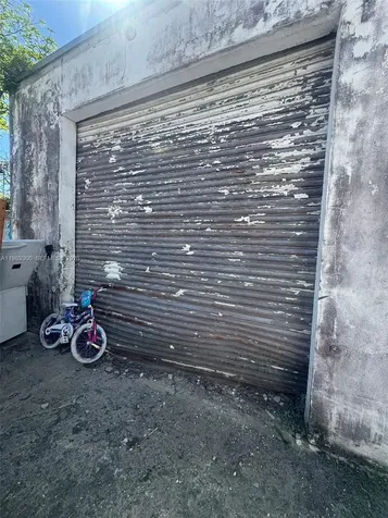 211 W 22nd Street Hialeah FL 33010